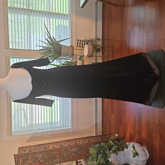 JJs HOUSE Black Off The Shoulder Draped Full Length Formal Evening Gown Sz 14 - Picture 5 of 8
